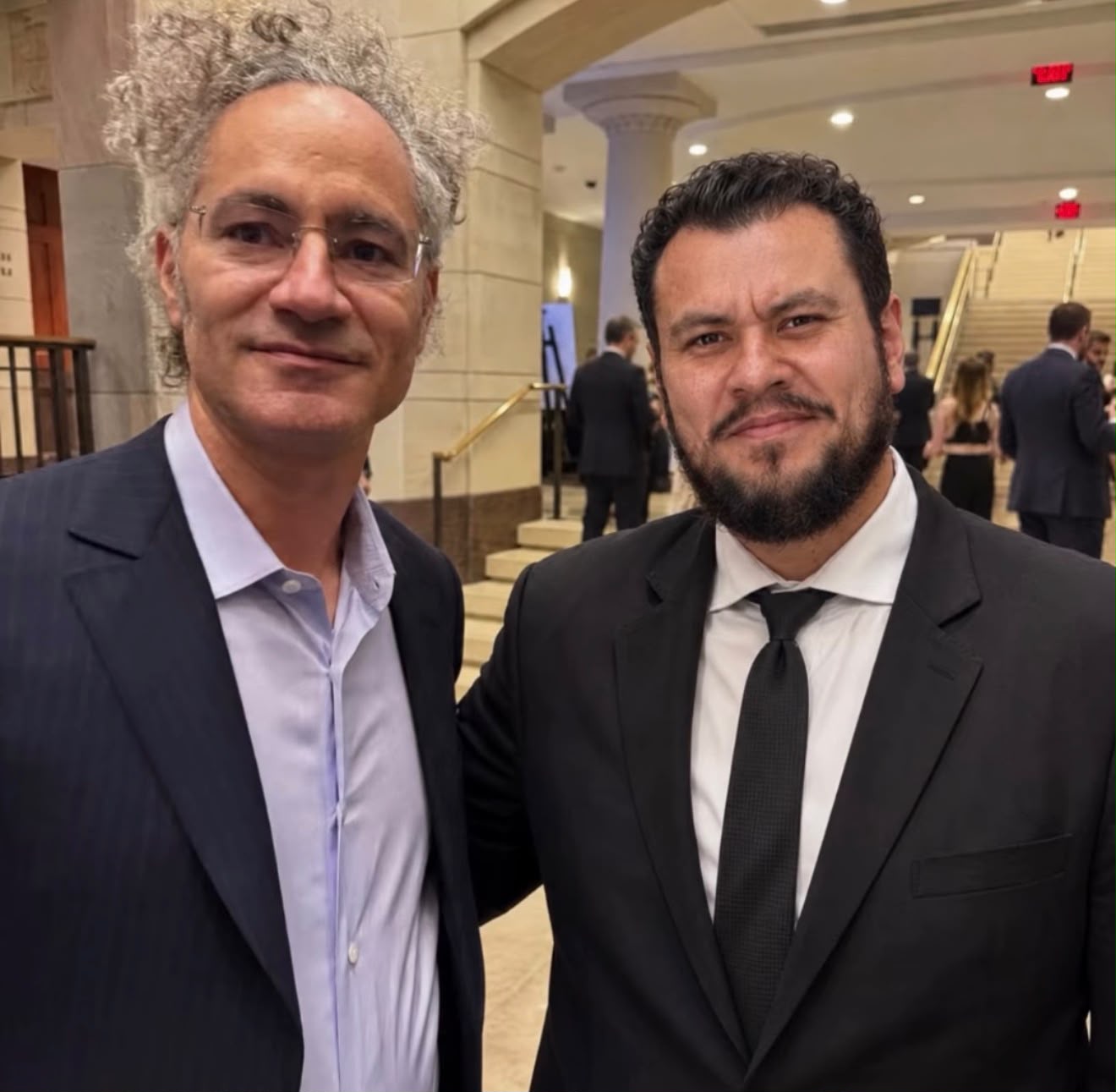 Kin Levi mit Alex Karp, Mitgründer von Palantir.